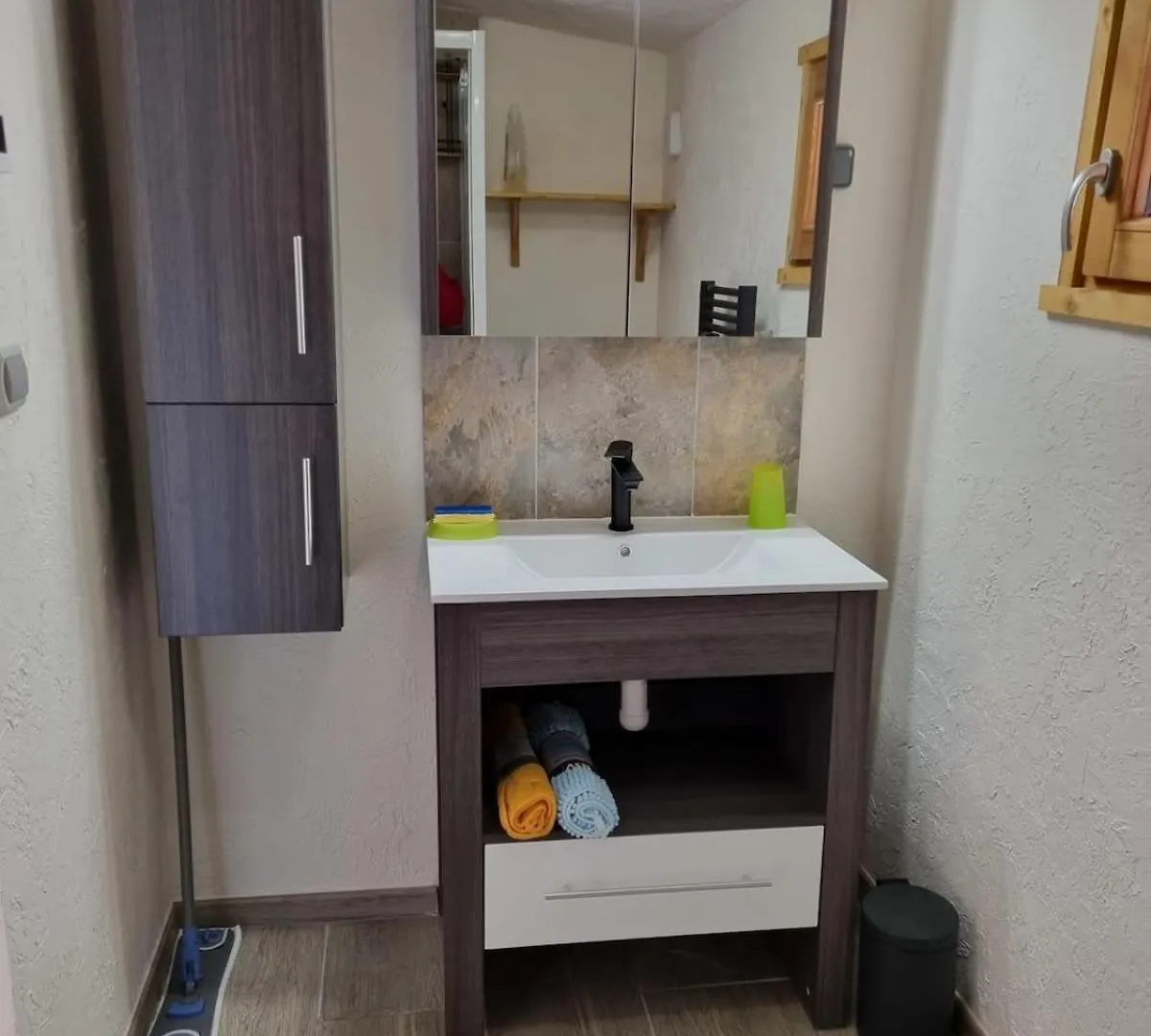 Estatico 1 - T2 Duplex Apartment Sleeps 4 Nevache 0*,  France